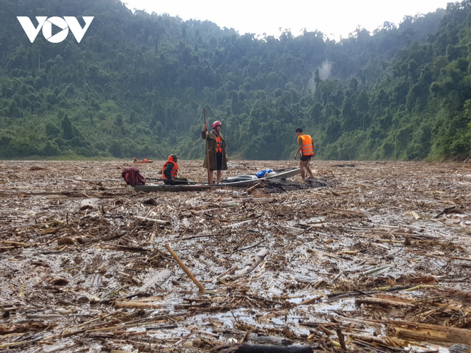 Tìm thấy thi thể Phó Bí thư Xã Đoàn khi đi giúp dân chống bão số 9 - Ảnh 8.