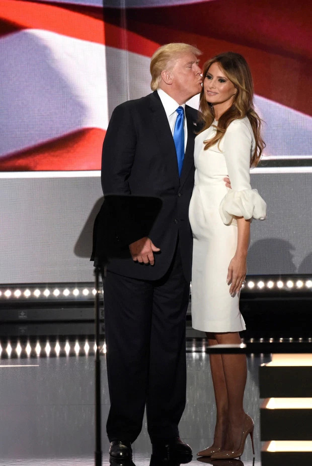 Chụp ảnh khỏa thân, nói 6 ngôn ngữ và những điều ít biết về Đệ nhất phu nhân Melania Trump - Ảnh 7.