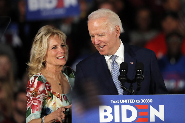 Vợ ông Joe Biden làm nên điều chưa từng có trong lịch sử khi trở thành Đệ nhất phu nhân Mỹ - Ảnh 3.