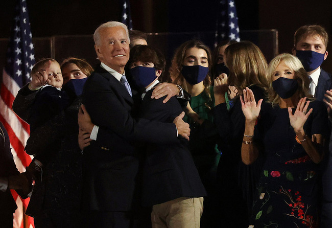 Cháu trai 14 tuổi đang gây chú ý của ông Joe Biden: Chiều cao khủng và ngoại hình cuốn hút, có thể soán ngôi Barron Trump trở thành 