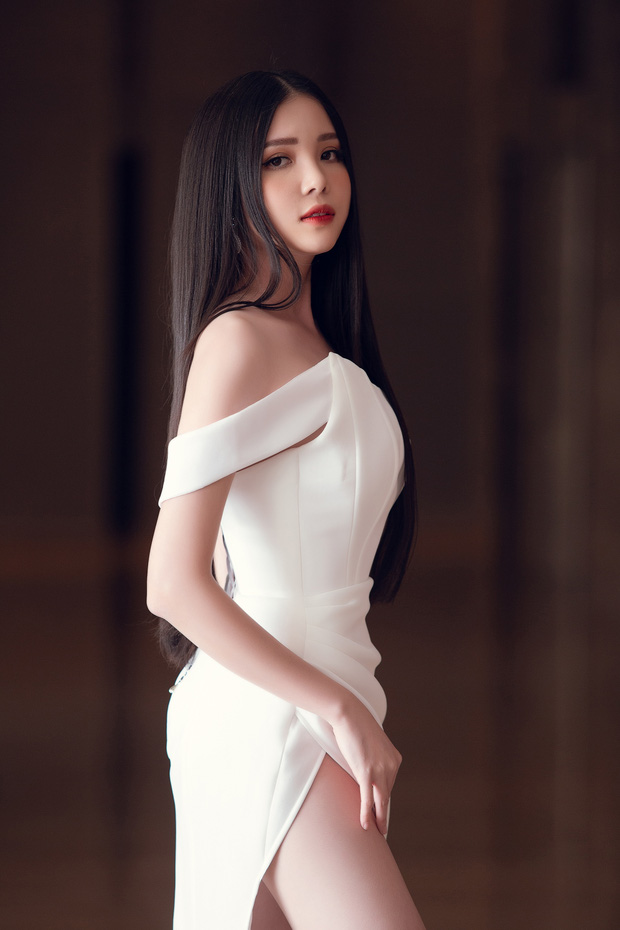 Họp báo Chung kết HHVN 2020: Tiểu Vy đội vương miện, Hoa hậu song Linh sexy đọ sắc bên Thuỵ Vân và quân đoàn Hoa, Á hậu - Ảnh 14.