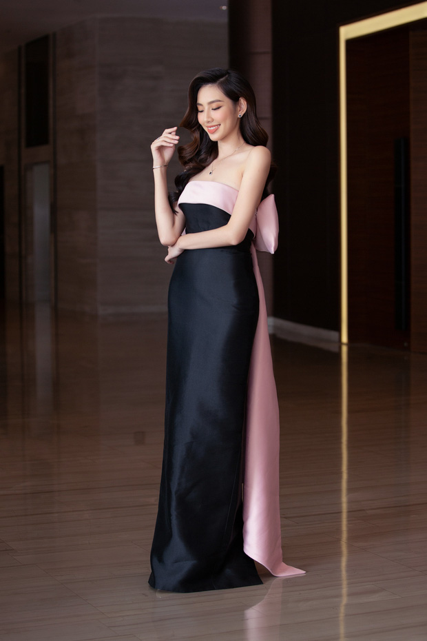 Họp báo Chung kết HHVN 2020: Tiểu Vy đội vương miện, Hoa hậu song Linh sexy đọ sắc bên Thuỵ Vân và quân đoàn Hoa, Á hậu - Ảnh 13.