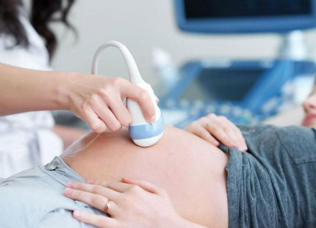 Thai phụ đột ngột bị sảy thai 10 tuần tuổi do 