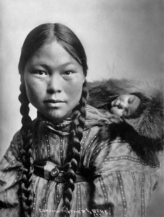 Chuyện thật có 1-0-2: Để thể hiện sự hiếu khách, phụ nữ Eskimo được chồng đem ra 