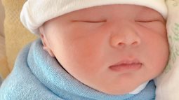 Thuý Vân lần đầu công khai cận mặt quý tử nhà hào môn, hé lộ luôn tên thật của bé