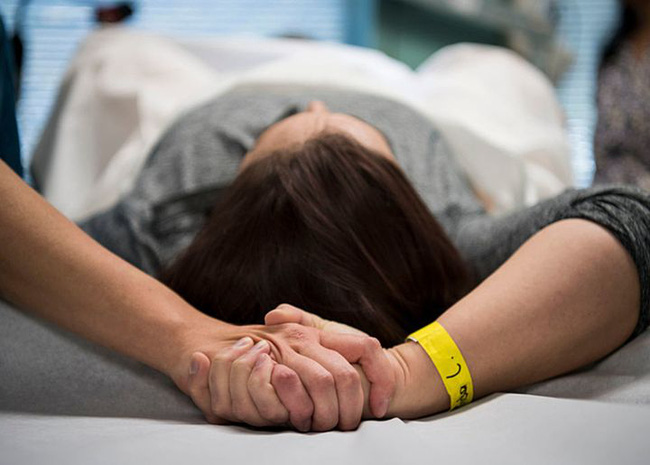 Cô gái 24 tuổi bị cắt bỏ tử cung, cảnh báo những hành vi của đàn ông có thể gây hại cho phụ nữ - Ảnh 1.