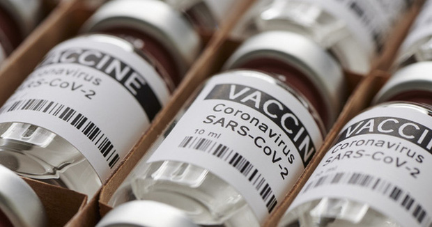 Sai lầm ngớ ngẩn đã vô tình làm tăng hiệu quả của một loại vắc-xin COVID-19 - Ảnh 1.
