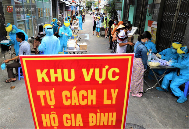 Giáo viên tiếng Anh nhiễm Covid-19 đã đi dạy 2 chi nhánh ở TP.HCM, đi cafe và karaoke; cách ly 38 F1 - Ảnh 1.