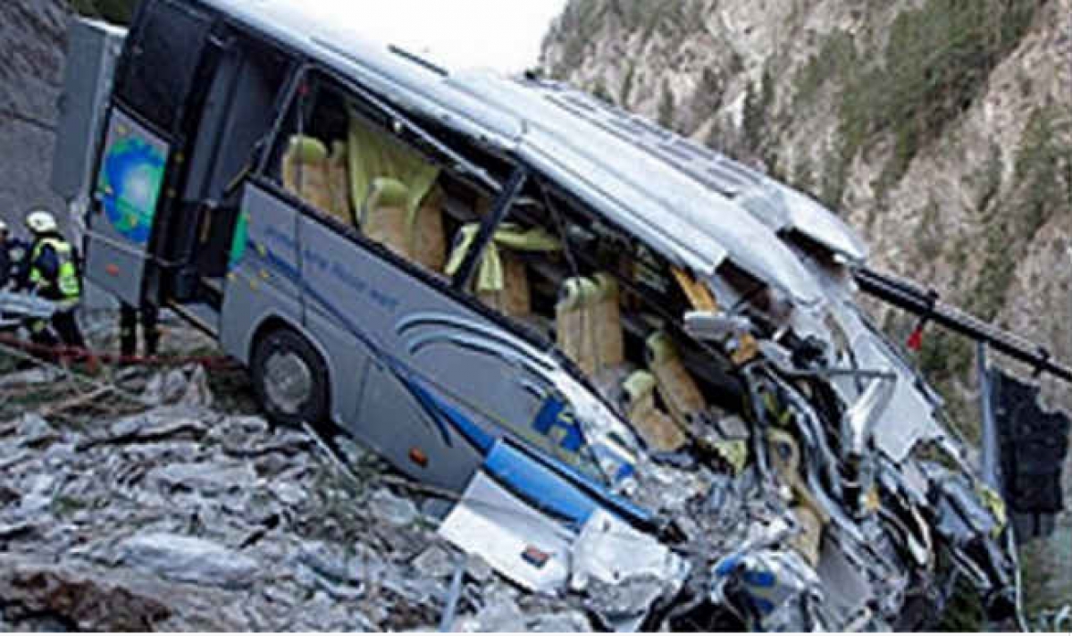 Tai nạn xe buýt kinh hoàng ở Brazil, 40 người thương vong - Ảnh 1.
