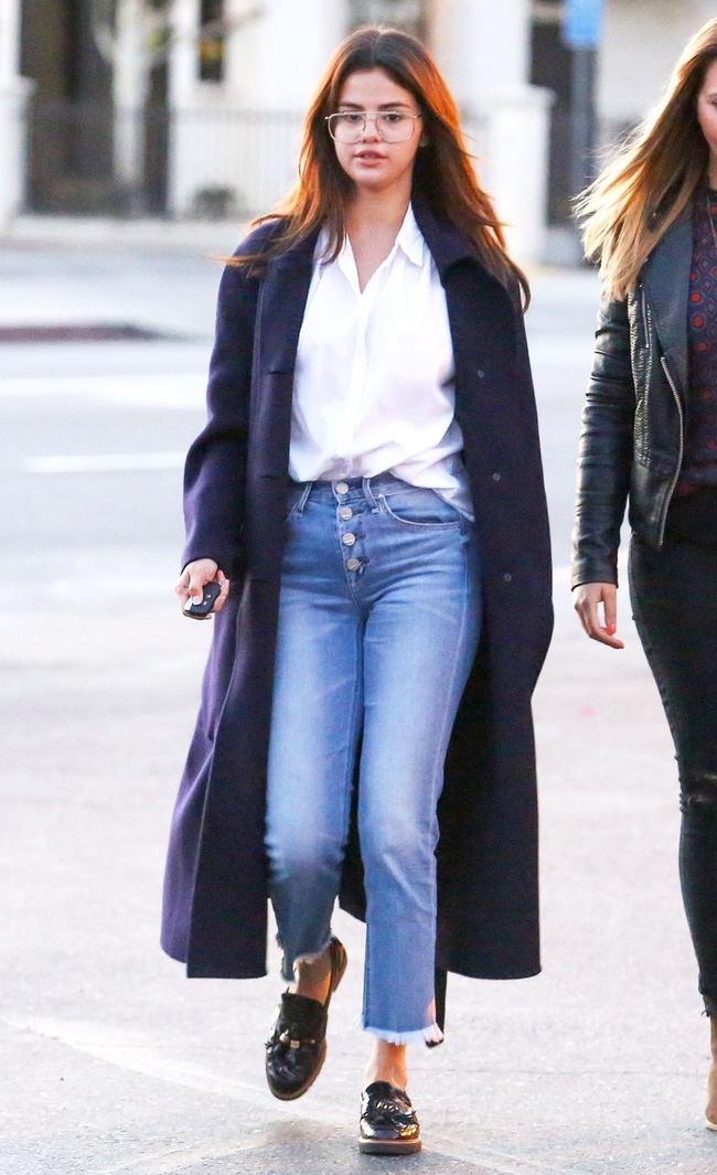 Selena Gomez diện quần jeans theo 11 cách xịn đẹp nức nở và tôn dáng hết cỡ, chị em nên học theo ngay khỏi nghĩ - Ảnh 5.