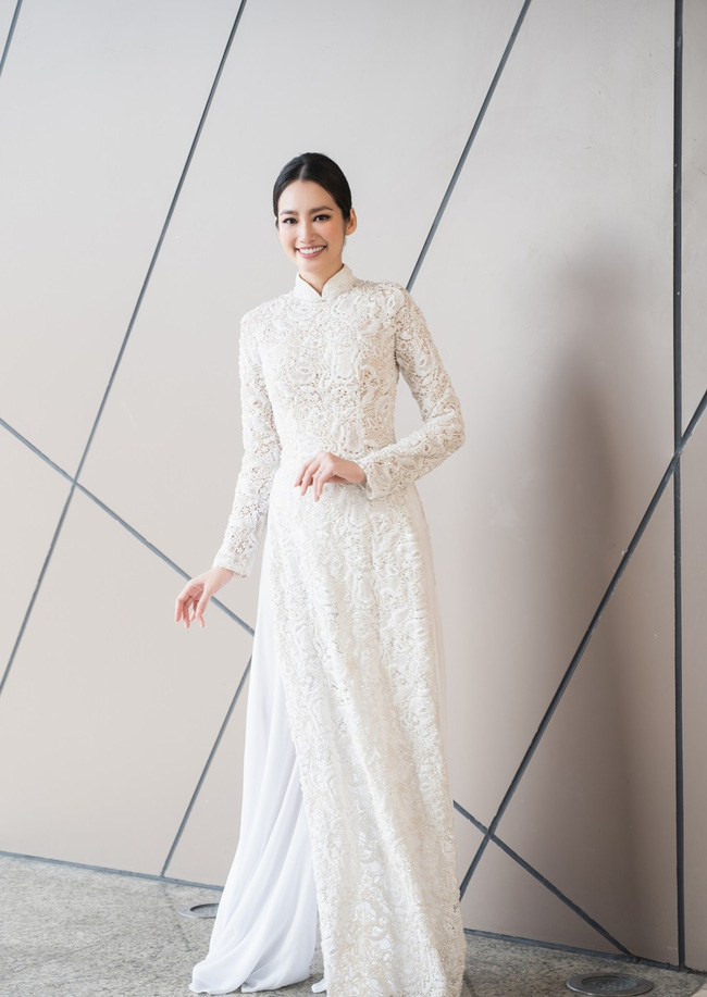 Hoa hậu Trúc Diễm diện áo dài trắng, khoe nhan sắc ngày càng nở rộ sau 5 năm kết hôn  - Ảnh 4.