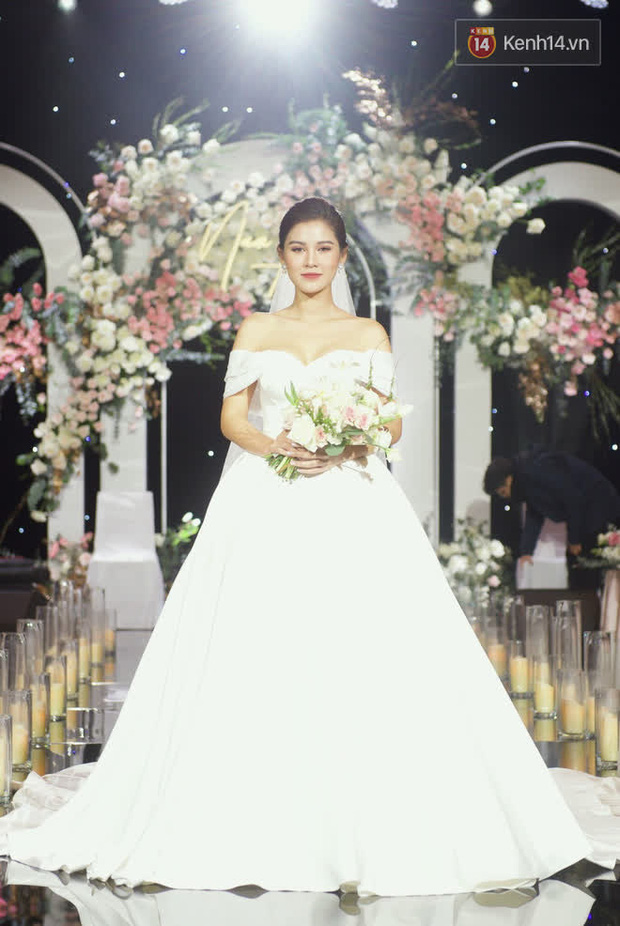 Nhan sắc cô dâu Thu Hoài trong ngày cưới chồng CEO: Phong độ xinh đẹp không giảm dù chỉ 1mm! - Ảnh 6.