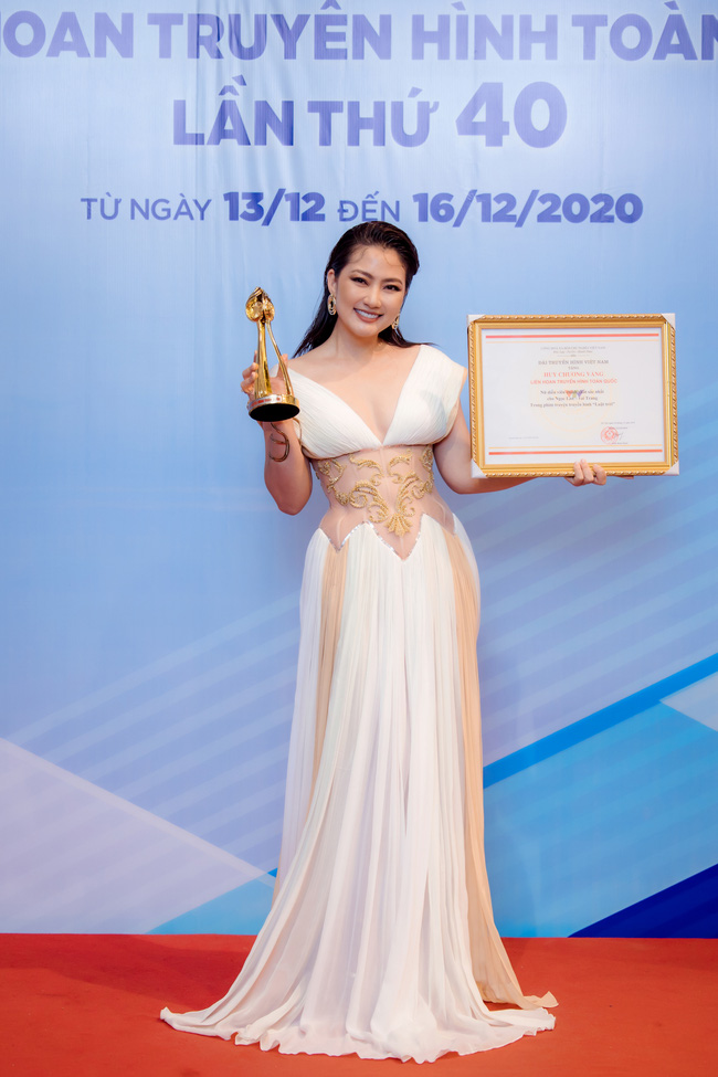 Ngọc Lan thắng giải Nữ diễn viên xuất sắc nhất, Việt Anh cũng được vinh danh  - Ảnh 4.