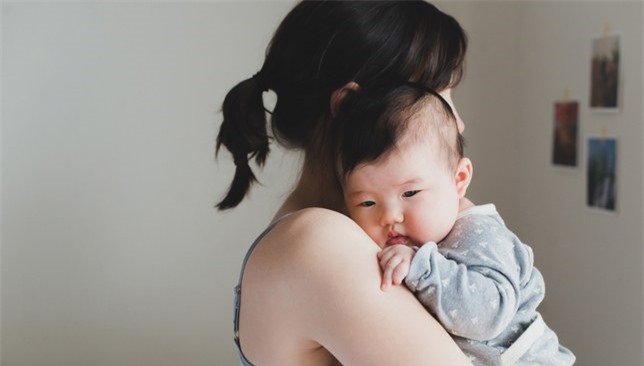 Không phải trầm cảm, 80% các mẹ sau sinh gặp một hiện tượng khác khiến bản thân dễ khóc và lúc nào cũng căng thẳng mệt mỏi - Ảnh 3.