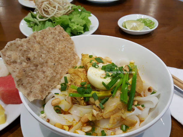 Người Hàn Quốc bình chọn 14 món ăn tiêu biểu của ẩm thực Việt Nam, đọc tới màn giới thiệu bánh mì mới thấy có gì đó sai sai? - Ảnh 3.