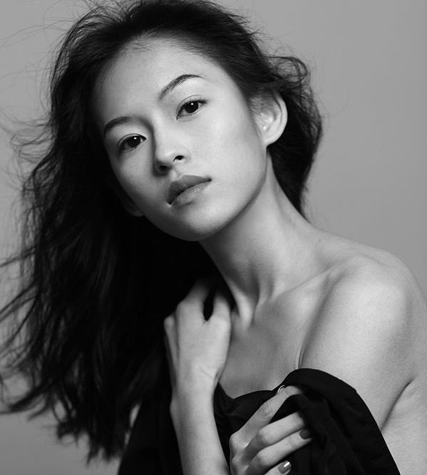 Người mẫu Việt bất ngờ lên báo Trung vì quá giống Chương Tử Di  - Ảnh 4.