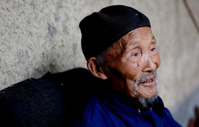 Cụ già 102 tuổi cả đời không bị loãng xương, bí quyết của cụ gói gọn trong 3 điều, làm đúng tự nhiên sẽ sống lâu hơn - Ảnh 2.