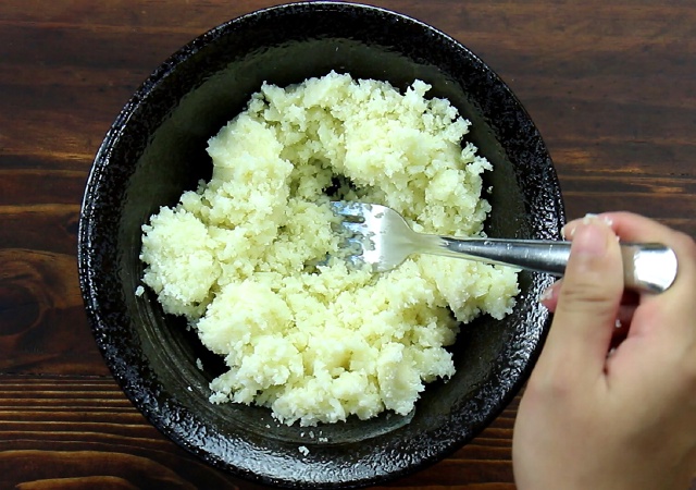 Chị em đang ăn kiêng nhưng lại thèm tinh bột? Món cơm chiên phiên bản không gạo này sẽ giúp bạn giải tỏa mọi bức bối! - Ảnh 3.