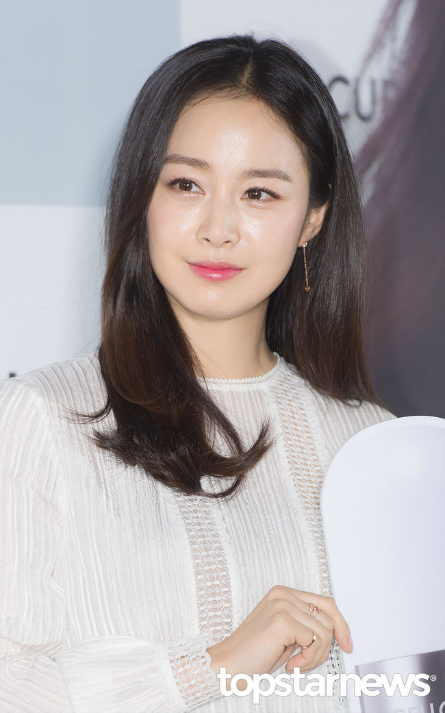Top mỹ nhân Hàn Quốc sở hữu vẻ đẹp trẻ trung ở tuổi U40: Nhiều lần lộ dấu hiệu lão hóa nhưng Kim Tae Hee vẫn vượt mặt Song Hye Kyo - Ảnh 1.