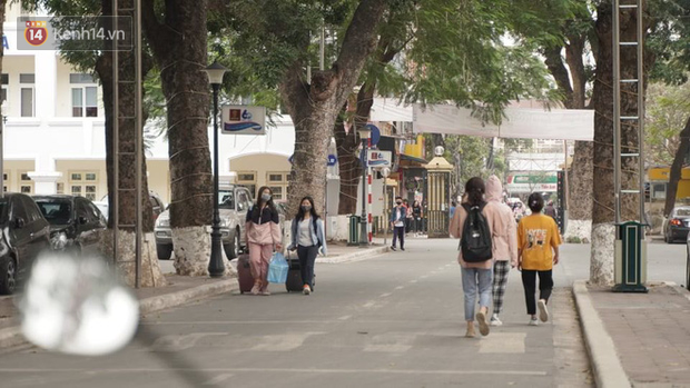 Cập nhật: Hàng loạt trường Đại học cho sinh viên, học viên trở lại trường từ ngày mai 8/3 - Ảnh 2.