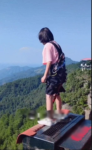 Cô bé 13 tuổi đòi nhảy xuống từ vách núi tự tử, nguyên nhân do cách dạy tưởng là tốt của cha mẹ - Ảnh 1.