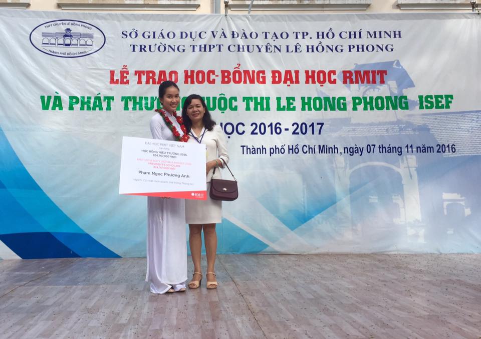 Á hậu Phương Anh nói tiếng Anh như 