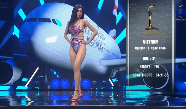 Bán kết Miss Grand International 2020: Phần thi bikini đang diễn ra cực nóng bỏng, Ngọc Thảo đại diện Việt Nam xuất hiện ấn tượng - Ảnh 5.