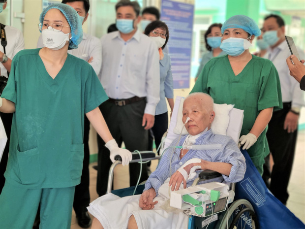 Tin vui: Bệnh nhân Covid-19 nặng nhất Việt Nam đã khỏi bệnh sau 9 lần xét nghiệm âm tính - Ảnh 1.