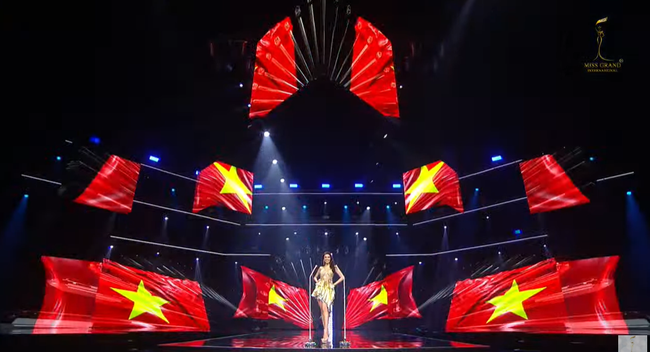 Chung kết Miss Grand International 2020: Sân khấu hoành tráng, dàn thí sinh đồng diễn lộng lẫy, Ngọc Thảo hô vang 