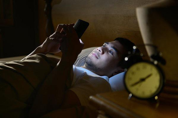 3 thói quen trước khi đi ngủ đánh cắp tuổi thọ của bạn, thức khuya không đáng sợ bằng cái cuối - Ảnh 1.