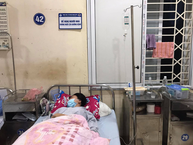 Nữ sinh lớp 10 ở Phú Thọ bị mẹ người yêu cũ gọi người đến hành hung chấn động não, ảnh hưởng tâm lý - Ảnh 1.