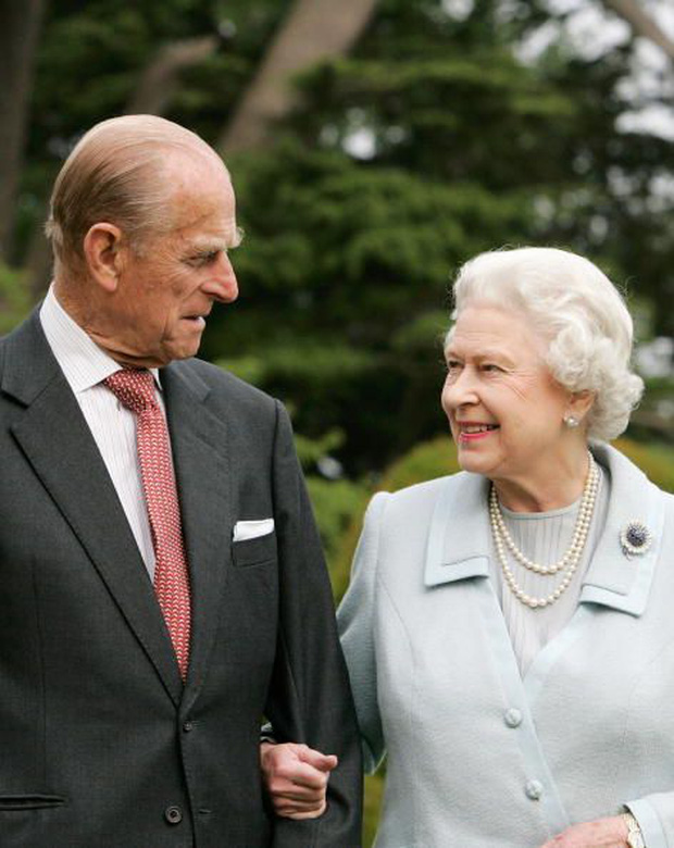 Ngắm nhìn những bức ảnh hiếm có về cuộc đời của cố Hoàng thân Philip, chồng Nữ hoàng Anh Elizabeth II - Ảnh 23.
