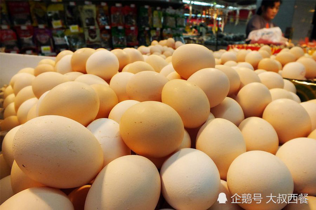 3 loại trứng tuyệt đối đừng nên mua, vừa không tốt cho sức khỏe vừa có thể gây bệnh, đặc biệt là loại thứ 3 được nhiều người yêu thích - Ảnh 1.