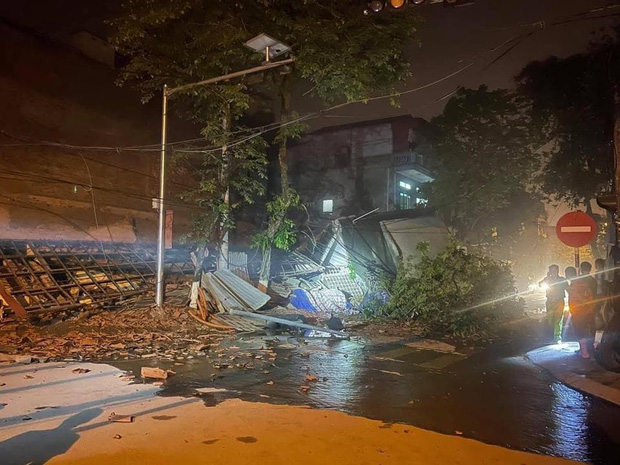 Ảnh: Cận cảnh hiện trường vụ sập nhà 3 tầng do hàng xóm đào móng ở Lào Cai - Ảnh 2.
