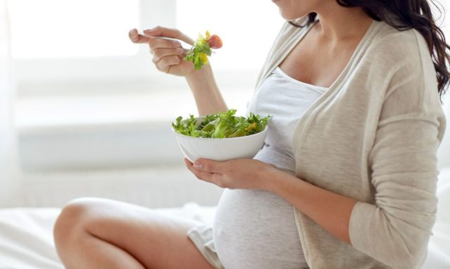 Bé sơ sinh 2 ngày tuổi bị viêm màng não, thủ phạm do mẹ thích ăn món rau này khi mang thai - Ảnh 1.