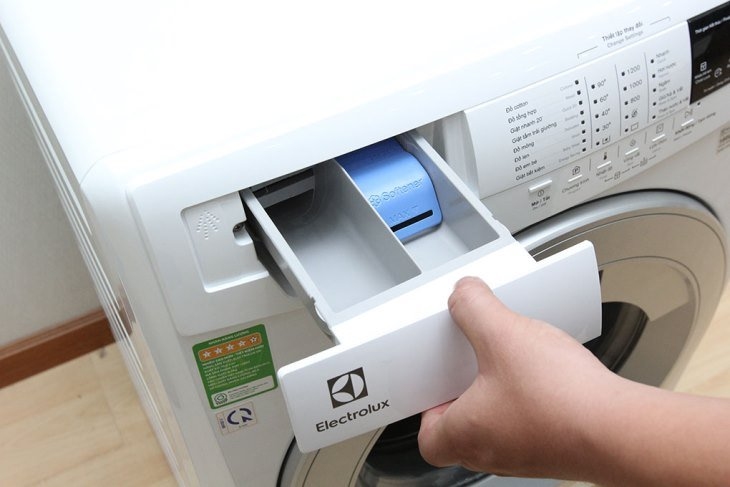 Áp dụng đúng 4 mẹo này đảm bảo máy giặt của bạn lúc nào cũng như mới - Ảnh 6.