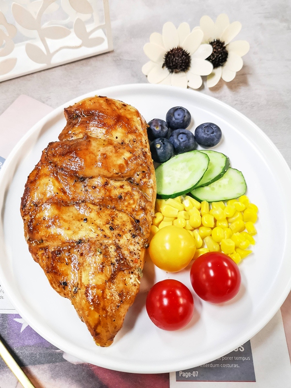 Bữa tối tăng cơ giảm mỡ bụng với món thịt gà áp chảo ăn kèm rau củ - Ảnh 8.