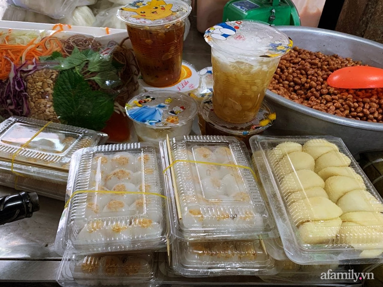 Tết Hàn thực: Ngay từ sớm bà nội trợ ở Hà Nội đã nhộn nhịp đi chợ mua bánh trôi bánh chay, sắm đồ cúng lễ - Ảnh 11.