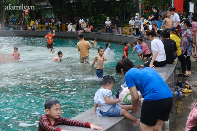 Thảo Cầm Viên Sài Gòn đông nghịt ngày giỗ tổ, cha mẹ giăng võng, nằm la liệt tại các bãi cỏ, trẻ con mệt nhoài - Ảnh 3.