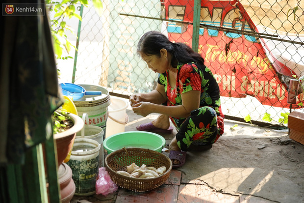 Vợ chồng nhặt ve chai ở miền Tây trả lại tiền tỷ cho người đánh rơi: Lỡ người ta tự tử thì sao? Mình nghèo thì chịu đi, hông lấy của ai hết trơn á! - Ảnh 8.