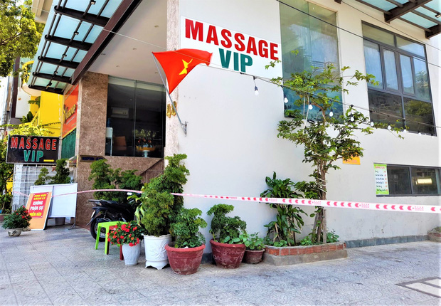Nữ nhân viên massage dương tính với SARS-CoV-2 từng đi qua Hậu Giang, Cần Thơ và nhiều lần bắt Grab ra chợ, công viên - Ảnh 2.