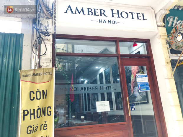 Hà Nội: Cận cảnh phong tỏa, phun khử khuẩn 1 đoạn con phố Đinh Liệt cùng rất nhiều điểm đến của ca dương tính SARS-CoV-2 - Ảnh 3.