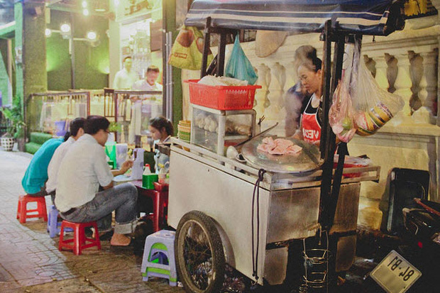 Cư dân mạng tranh cãi chuyện có nên vào đại học khi lương cử nhân chẳng bằng cô bán hủ tiếu: Nghề nào cũng có nỗi khổ, quan trọng là bạn cố gắng đến đâu - Ảnh 2.