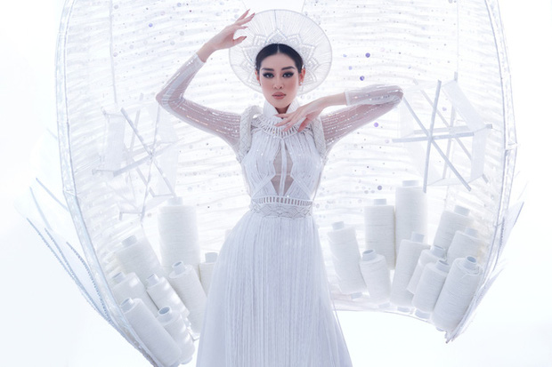Ngắm trọn vẹn quốc phục Khánh Vân sẽ diện ở đêm Bán kết Miss Universe 2020: Cầu kỳ đến mức bị thương, nhưng tôn visual đỉnh cao - Ảnh 5.