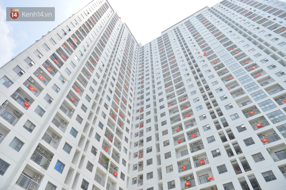 Ảnh: Hà Nội phong toả một tầng chung cư Ecohome 3 sau khi kỹ thuật viên Bệnh viện Phổi trung ương dương tính SARS-CoV-2 - Ảnh 2.