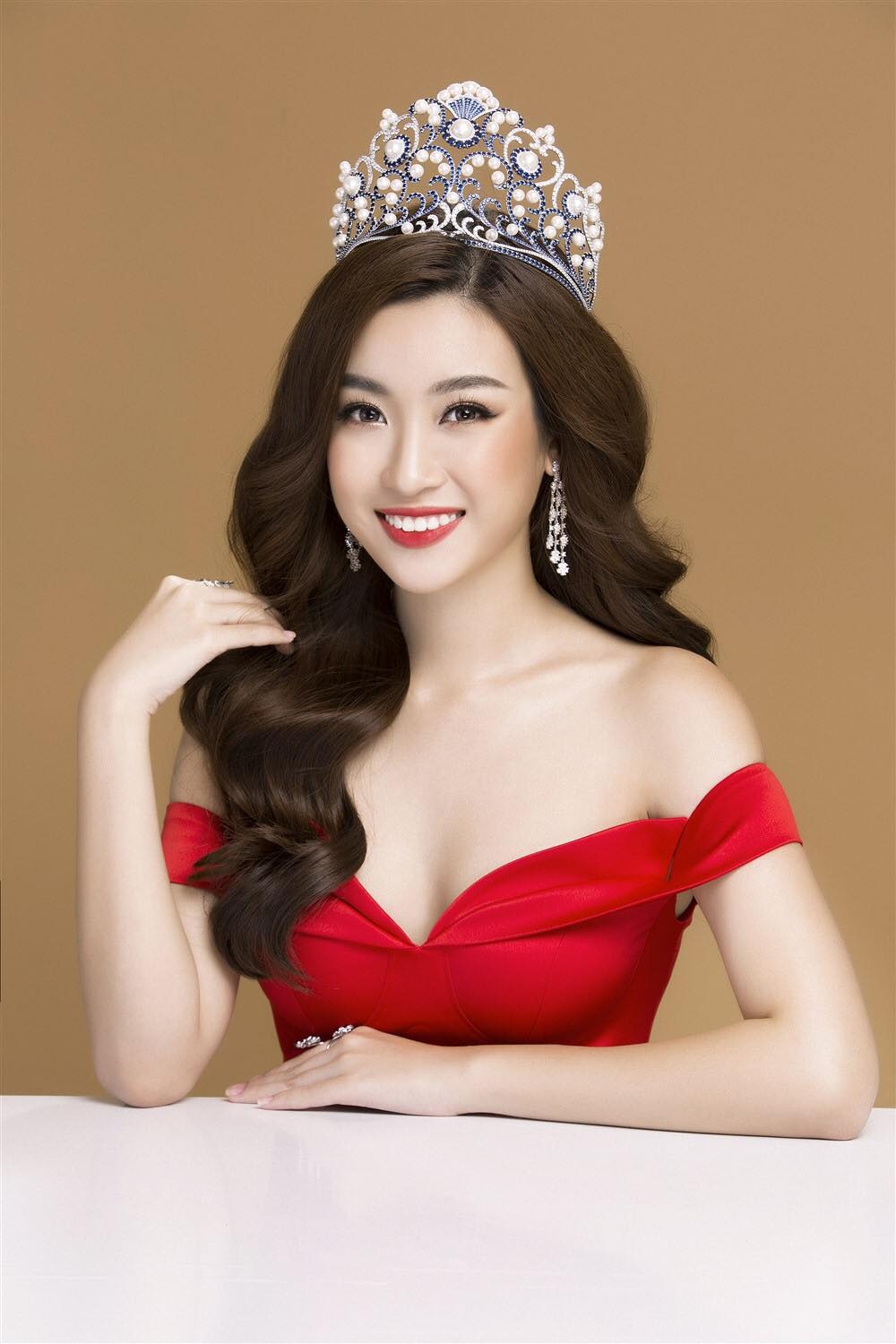 Miss Tourism Thái Lan bị tố đạo nhái vương miện của Đỗ Mỹ Linh, netizen tràn vào fanpage để khủng bố - Ảnh 6.