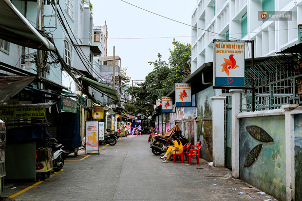 Quán xá Sài Gòn đồng loạt treo biển bán mang về: Nơi vẫn thấy đông người chờ mua, chỗ thì đóng cửa luôn vì quá ế ẩm - Ảnh 50.