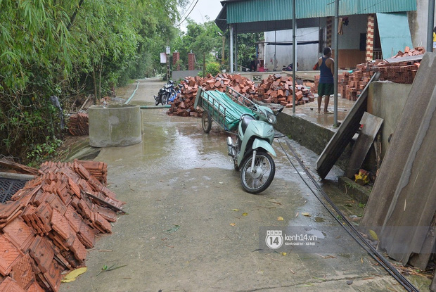 Người dân vùng lũ Hà Tĩnh nói về khoản 13,7 tỷ quyên góp của NS Hoài Linh: Khi nước rút mới là lúc cần cứu trợ nhất, 1 nắm khi đói bằng 1 gói khi no - Ảnh 3.