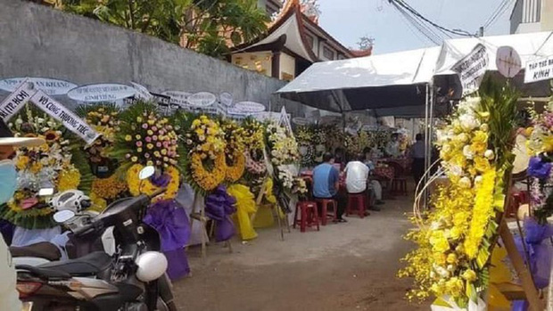 Đẫm nước mắt tang lễ gia đình có 4 người tử vong trong vụ cháy ở Quảng Ngãi - Ảnh 3.