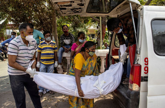 Ấn Độ báo cáo số người chết vì COVID-19 trong một ngày cao kỷ lục - Ảnh 2.